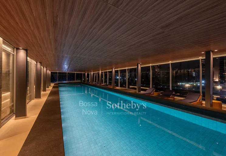 Piscina Coberta - Imagem 38