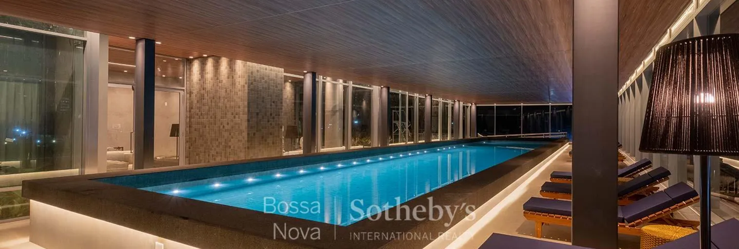 Piscina Coberta - Imagem 39