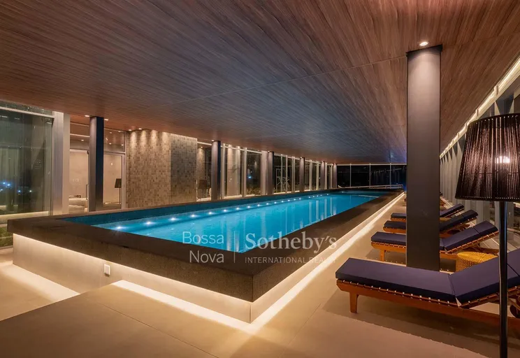 Piscina Coberta - Imagem 39