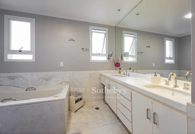 Banheiro da suíte máster - Imagem 24