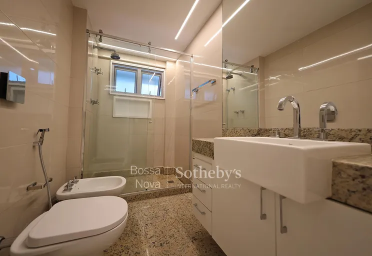 Banheiro da suíte máster - Imagem 24