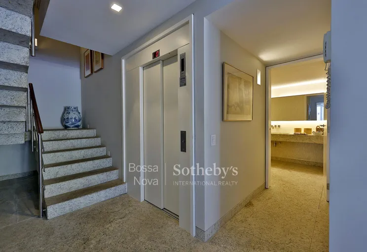 Elevador privativo - Imagem 20