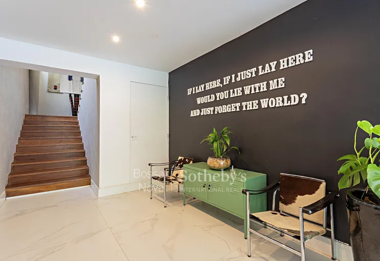 Hall - Imagem 2