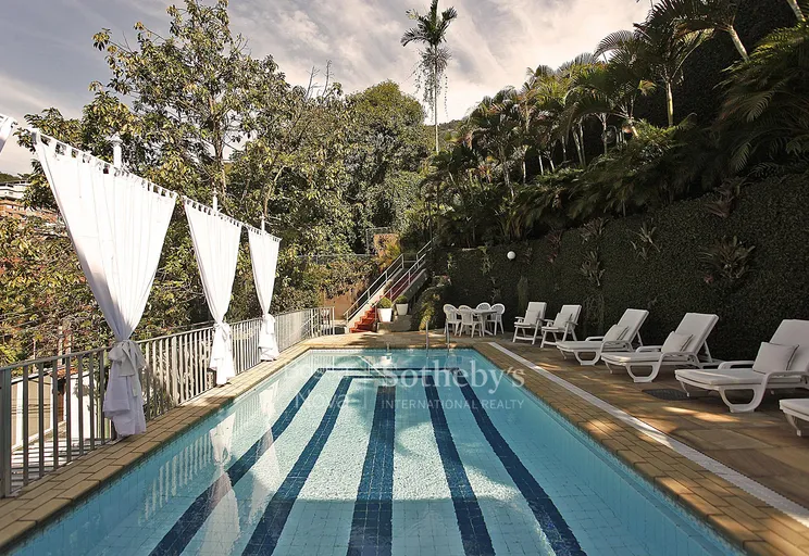 Piscina - Imagem 1
