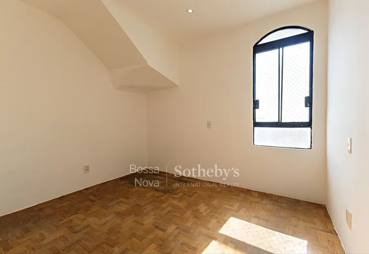 Sala íntima - Imagem 32