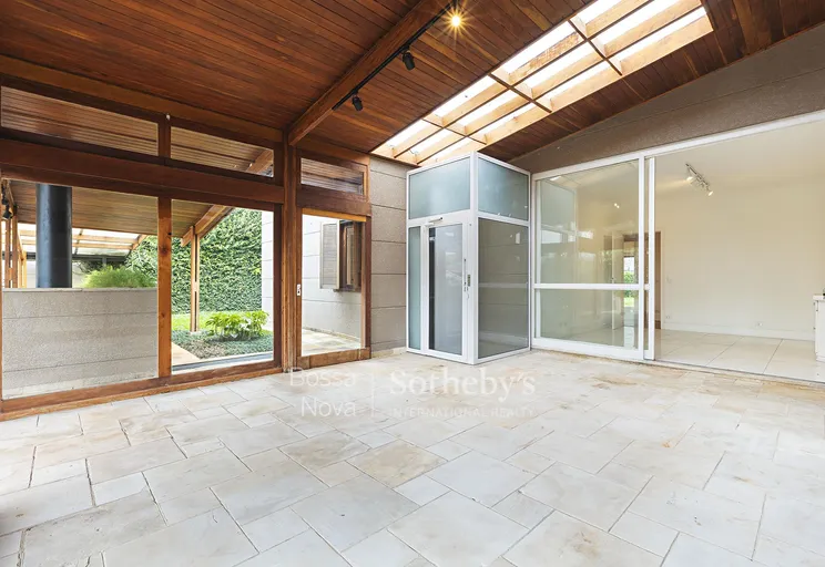 Elevador privativo - Imagem 14