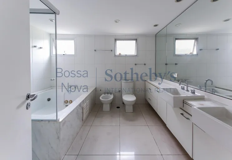 Banheiro da suíte máster - Imagem 20