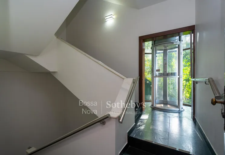 Elevador privativo - Imagem 26