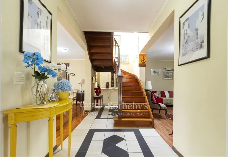 Hall - Imagem 3
