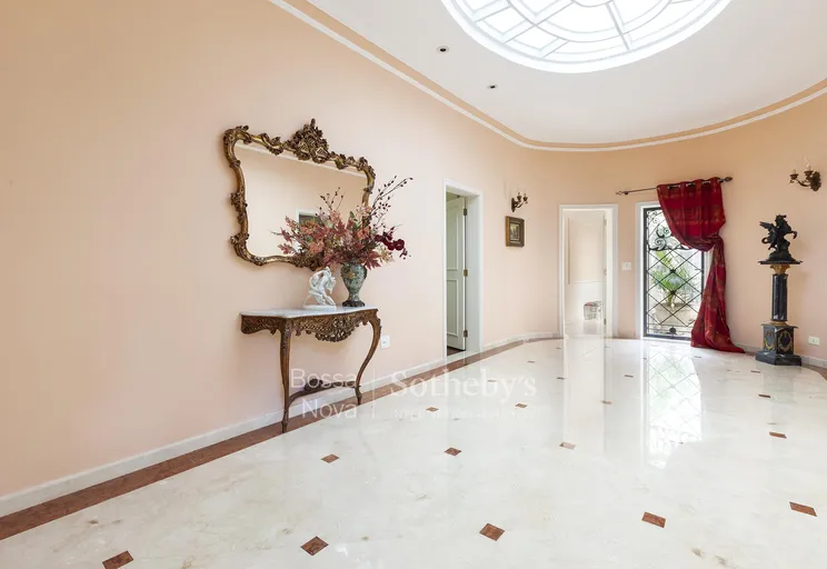 Hall - Imagem 2