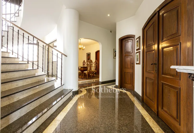 Hall - Imagem 2