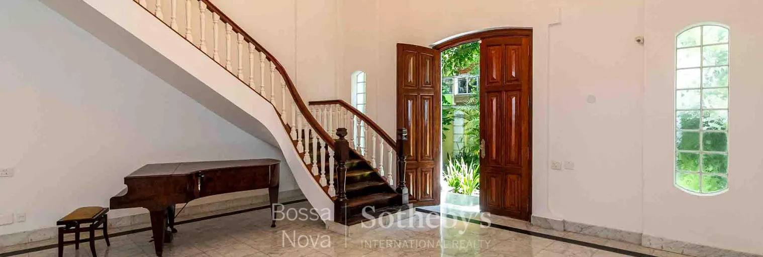 Hall - Imagem 2