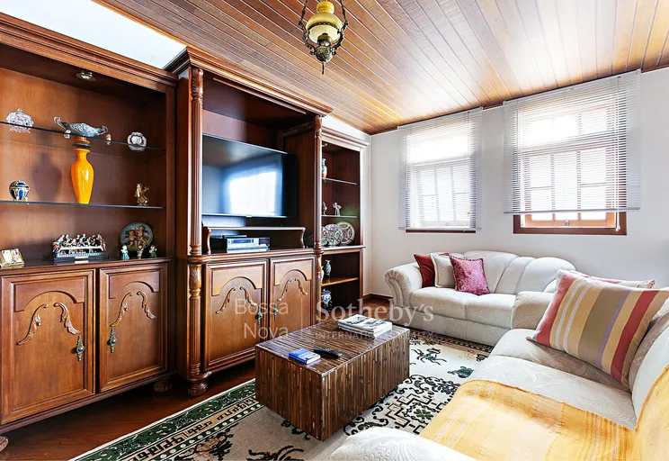 Sala íntima - Imagem 13