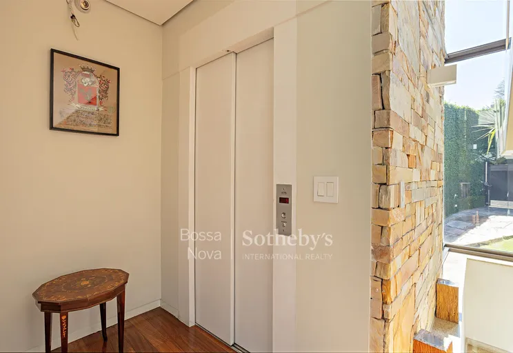 Elevador privativo - Imagem 19