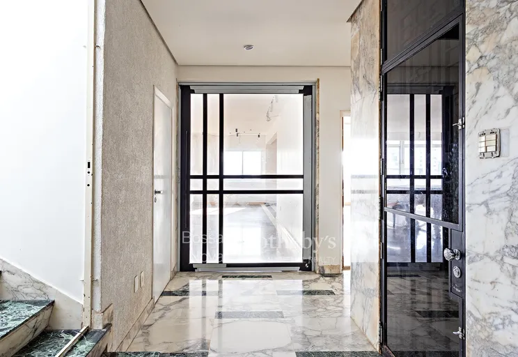 Hall - Imagem 2
