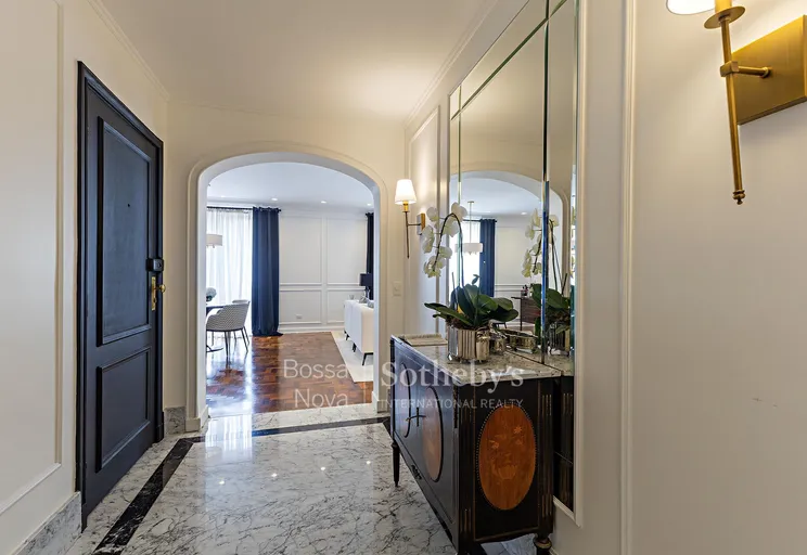 Hall - Imagem 2