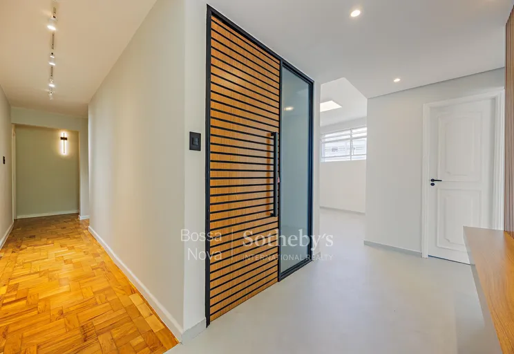 Hall - Imagem 1
