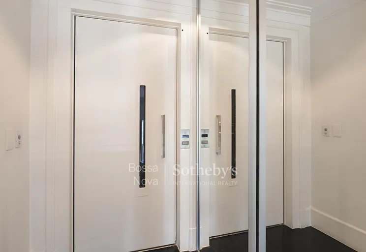 Elevador privativo - Imagem 12