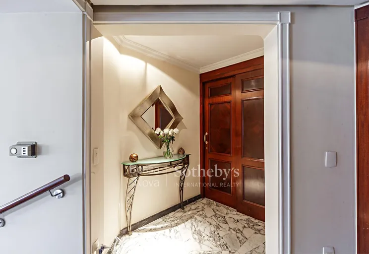 Hall - Imagem 2