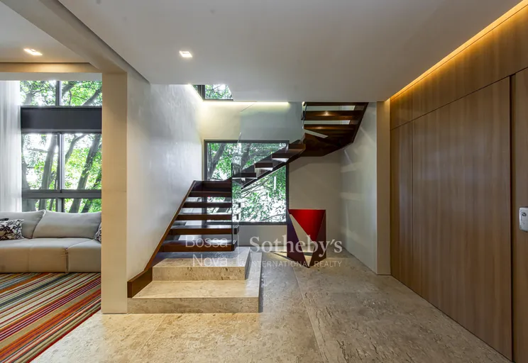 Hall - Imagem 2