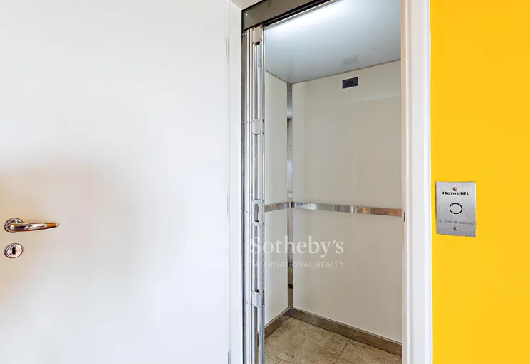 Elevador privativo - Imagem 28