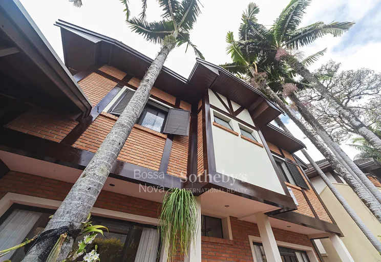 Fachada da casa - Imagem 13